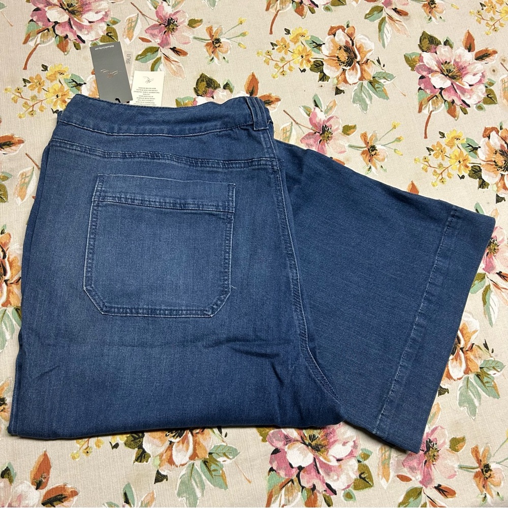 NWT! MELISSA MCCARTHY SEVEN 7 Flare Jeans Size 24W